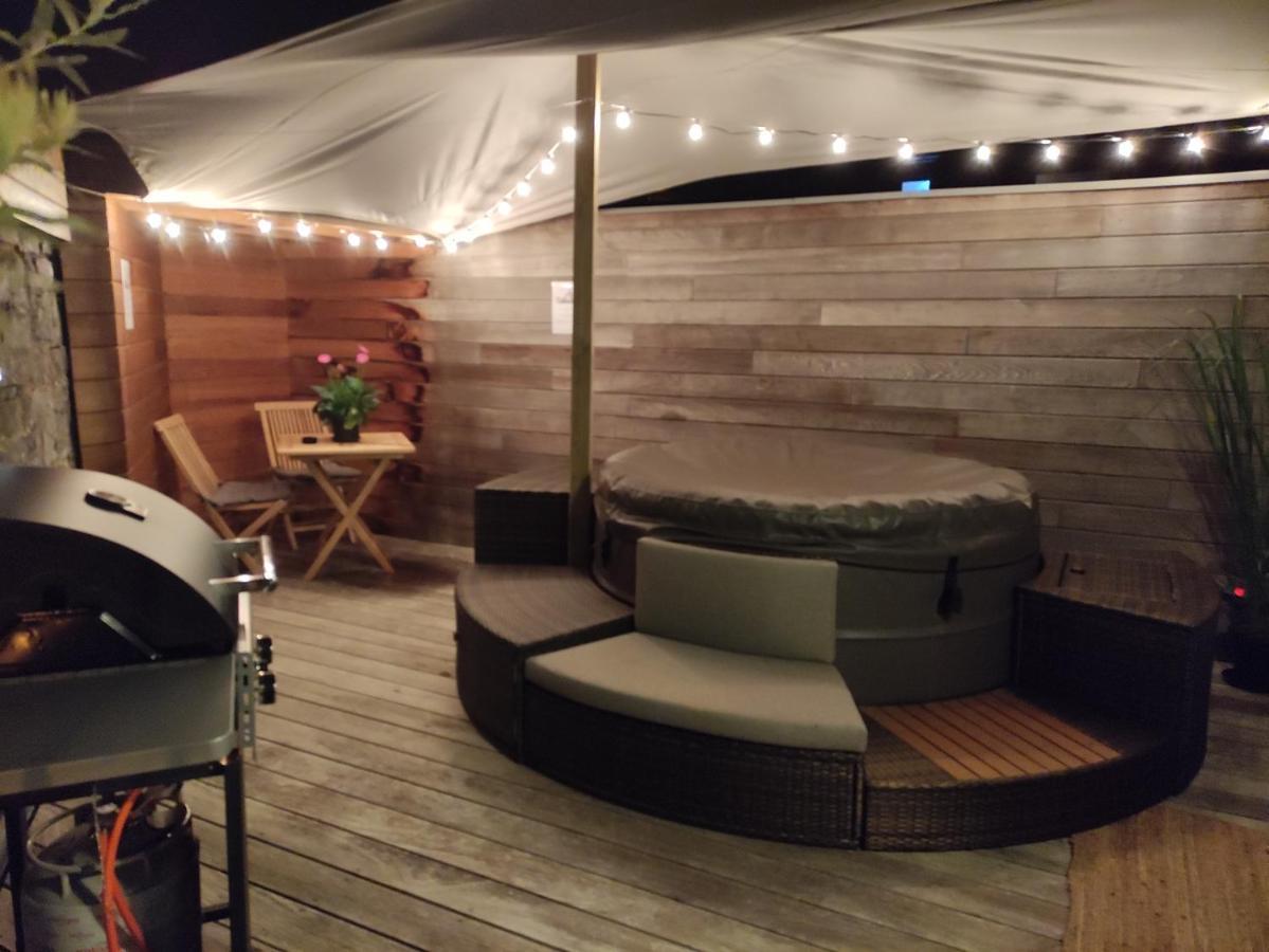 Gite A L'Ombre Du Clocher Avec Jacuzzi Et Sauna Privatifs Celles  Экстерьер фото